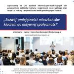 Ludzie siedzący na sali konferencyjnej, prelegent występuje przed publicznością.